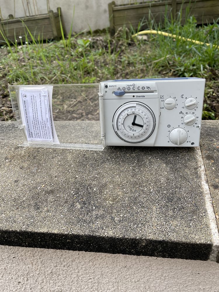 R�gulation chauffage SIEMENS RVP211 190 Yerres (91)