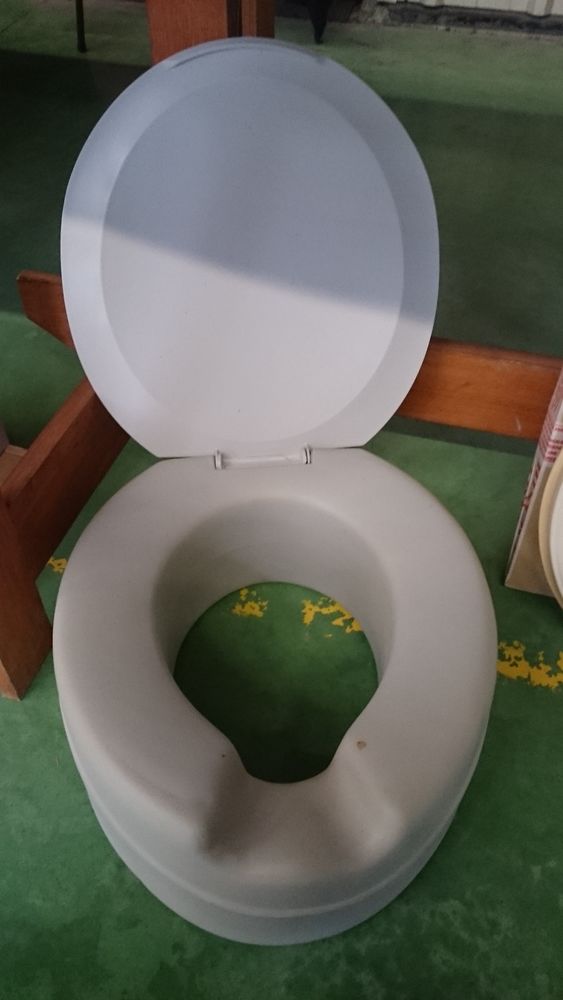 r�hausseur WC adulte, neuf 15 Abbeville (80)