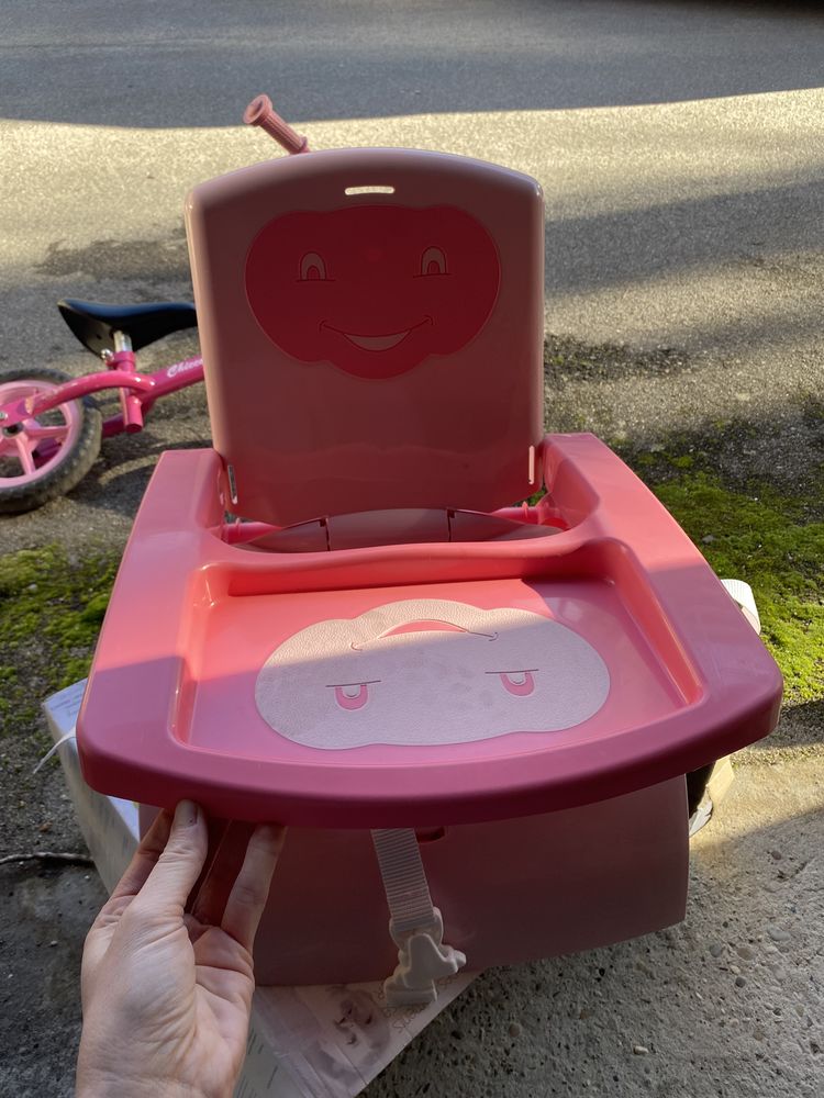 R�hausseur de chaise rose pliable 15 Lyon 4 (69)