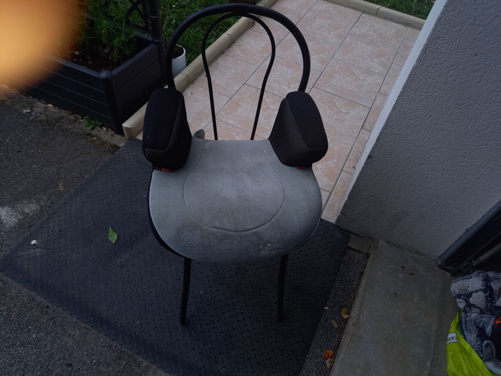 REHAUSSEUR TRES PROPRE ET EN BON ETAT 25 L�ognan (33)