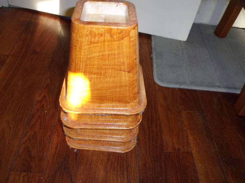 4 R�hausseurs de meubles 10 Luc� (28)