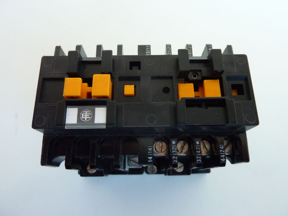 Relais � accrochage T�l�m�canique CA2-DK122 30 Cusy (74)