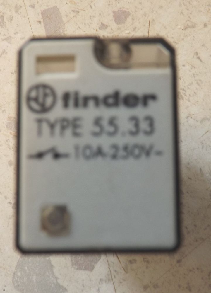 Relais miniatures d�blocables FINDER 220v 20 �tr�chy (91)