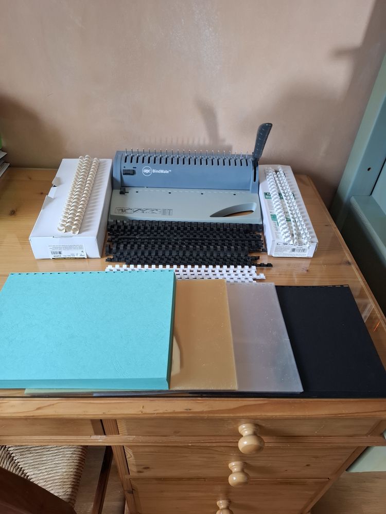 Relieuse avec accessoires 100 Nice (06)