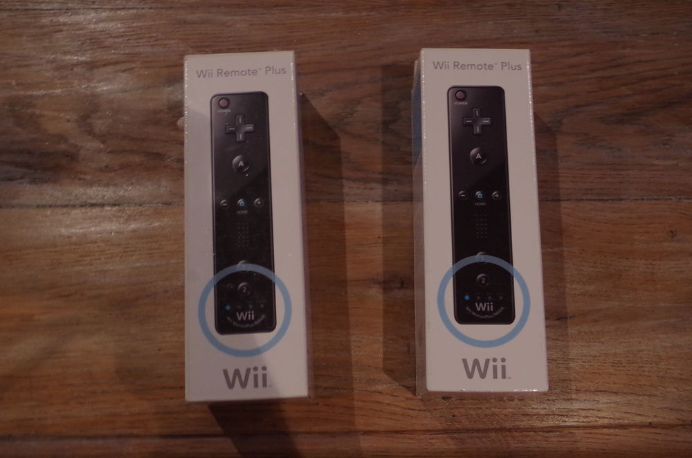 2 WII REMOTE PLUS NOIRES 25 Gr�asque (13)