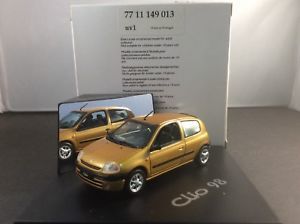 Renault Clio de 1998, jaune 0 Aubou� (54)