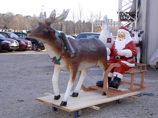 Achetez renne avec père noël neuf - revente cadeau, annonce vente à