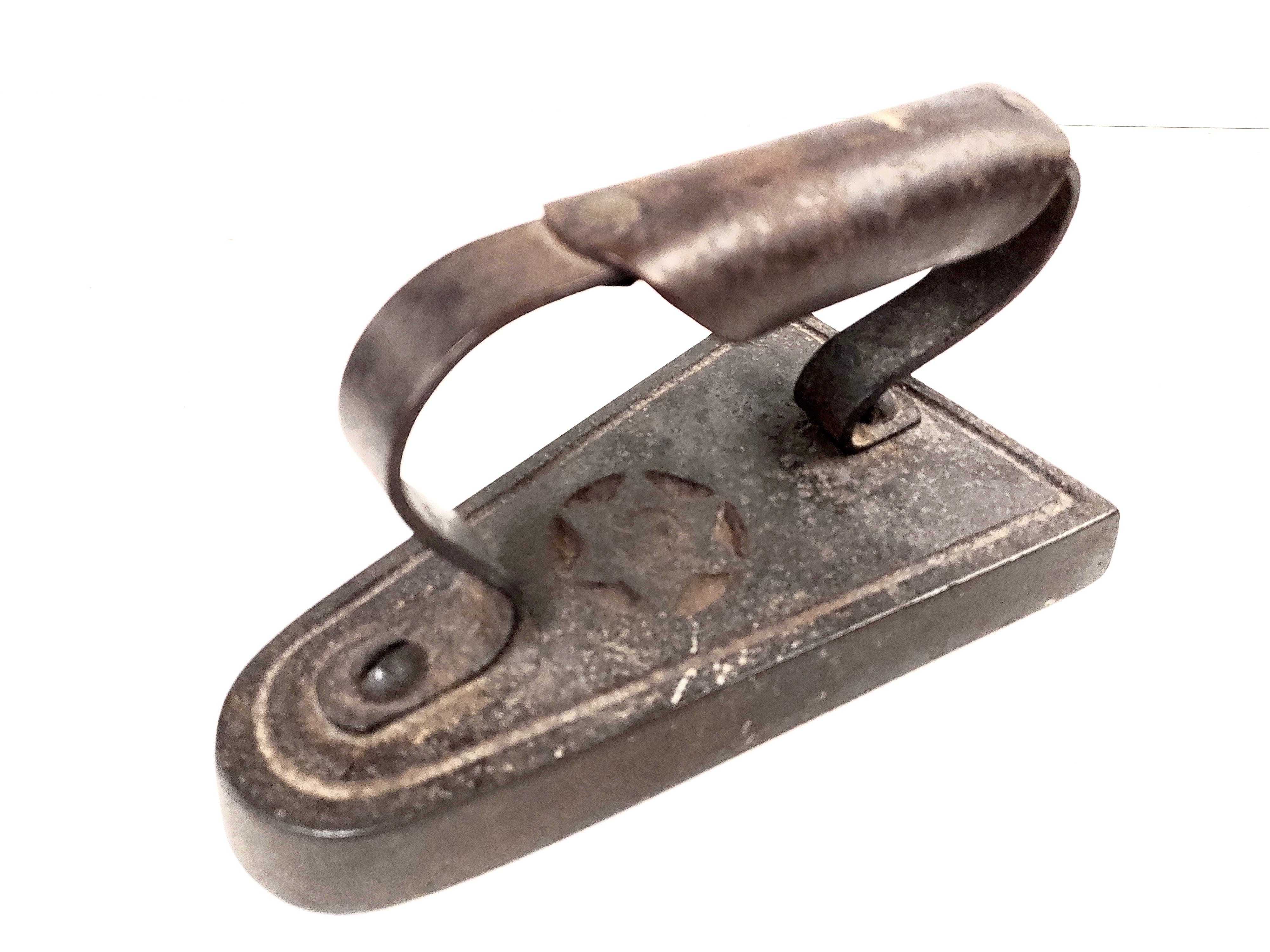 Fer � repasser ancien n�5 �toile 6 branches 5 Montigny-aux-Amognes (58)