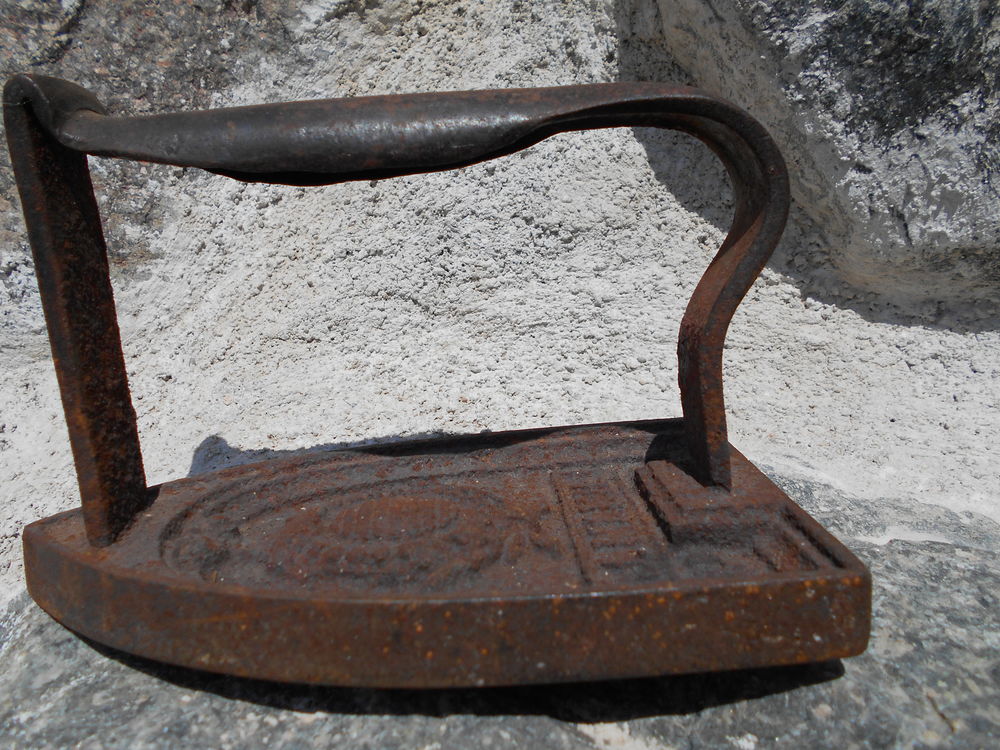 Fer � repasser MANNIL N� 5 5 La Clayette (71)