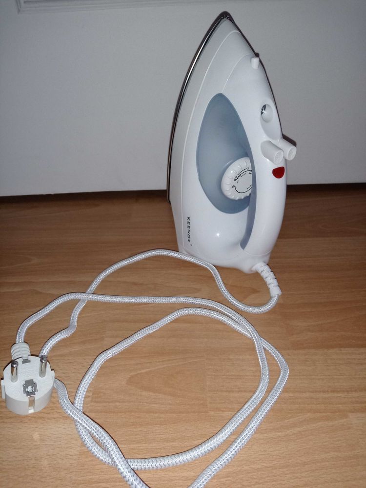 Fer �  repasser 10 Tomblaine (54)