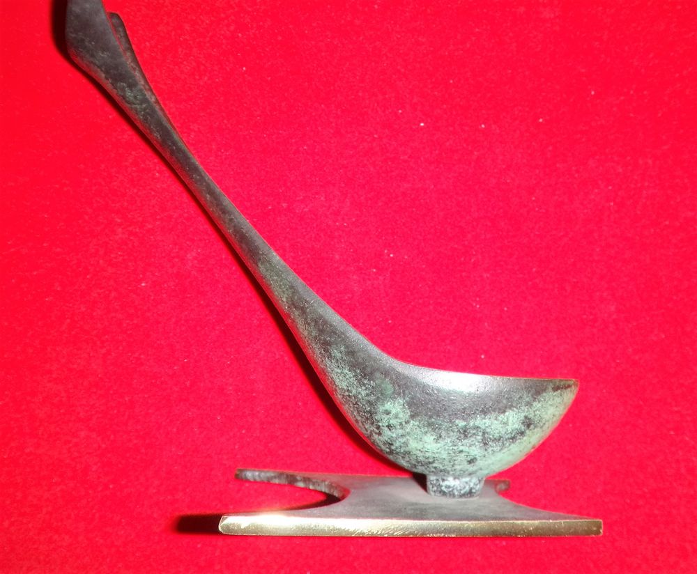 Repose pipe en bronze vieilli contour dor�
12 Paris 15 (75)