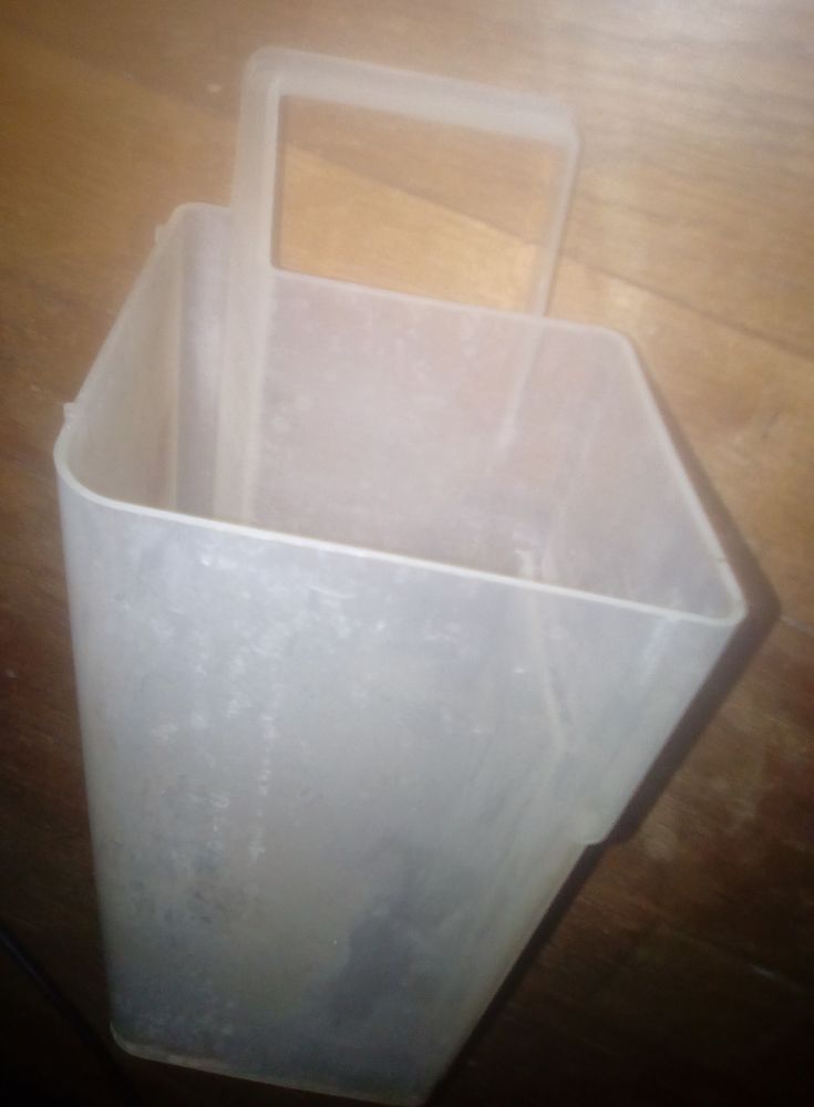 r�servoir eau Delonghi Caffe veneto 15 Beauchamp (95)