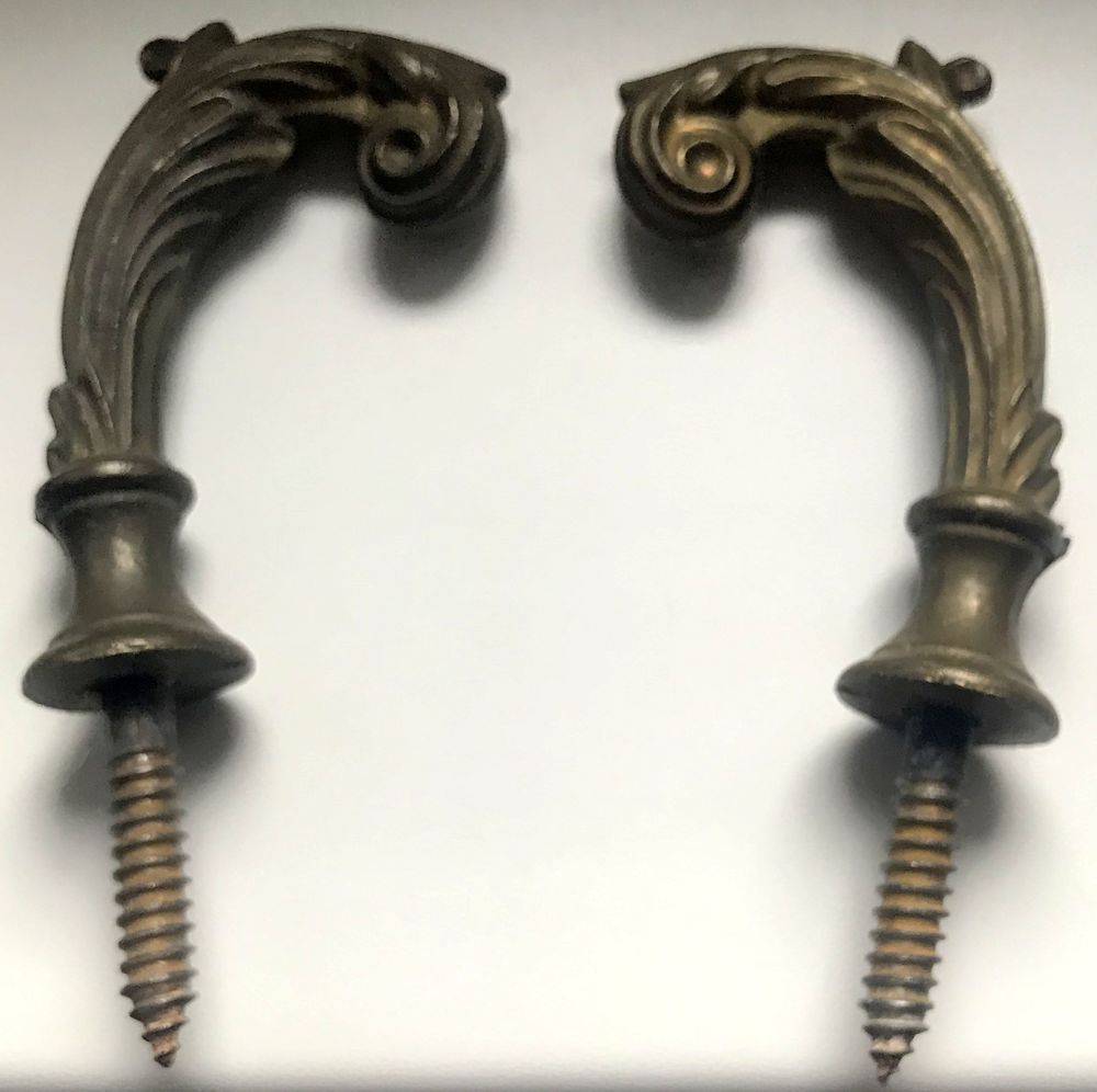 Retenus de rideau ou attache rideau � visser 9 Richwiller (68)