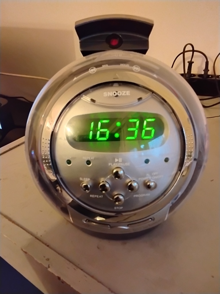 R�veil num�rique rond avec affichage LED vert 5 Cambrai (59)