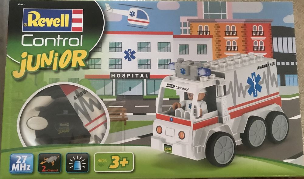 Revell Junior Kit- RC Junior Ambulance radiocommand�e 
25 Rosny-sous-Bois (93)