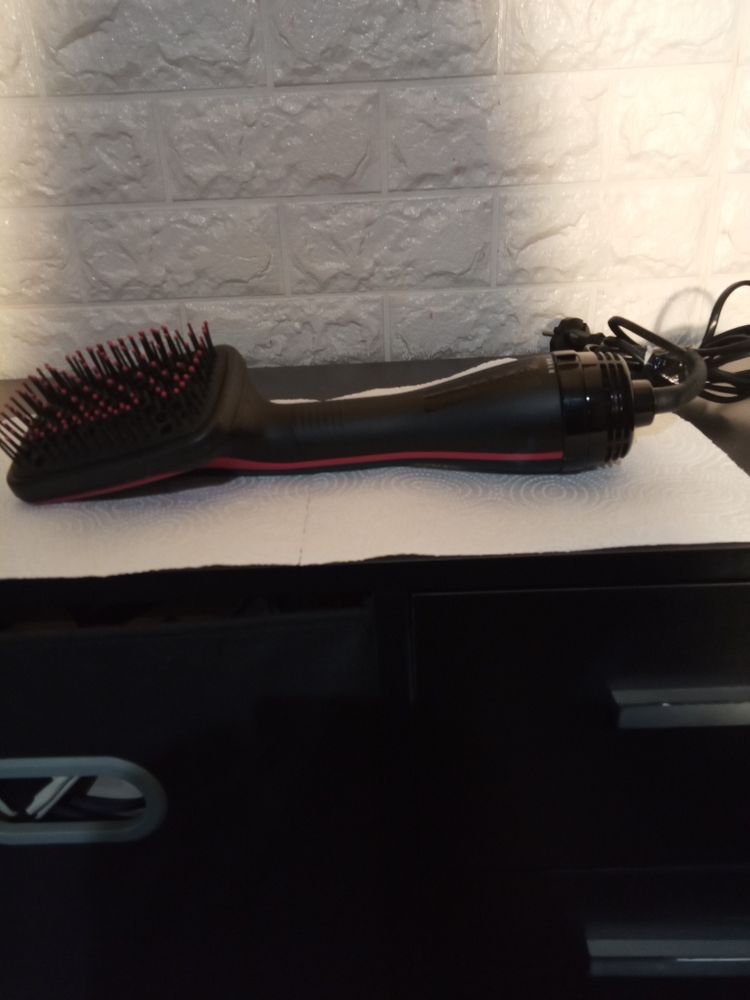 Revlon, brosse soufflante 15 Vaux-Andigny (02)