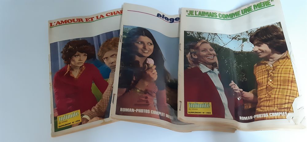 Revue  INTIMITE ROMANS PHOTOS COMPLETS  30 Courcelles-l�s-Semur (21)