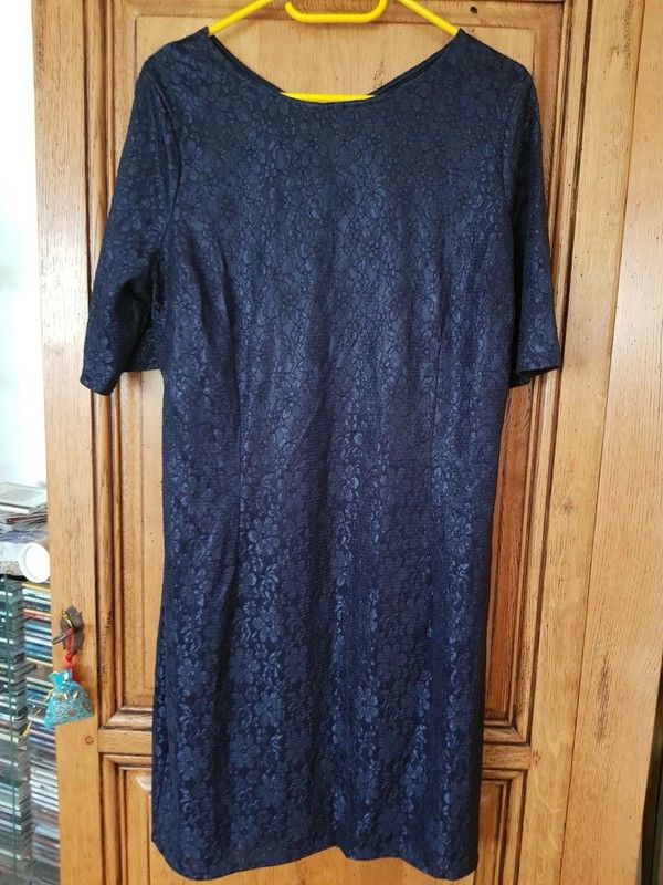 Ribe en dentelle noire mesure aisselles a aisselles a plat s 15 Viriat (01)