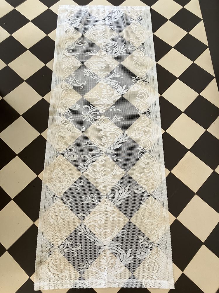 rideau ancien avec motifs Pierre Dubost. 20 Br�m�nil (54)