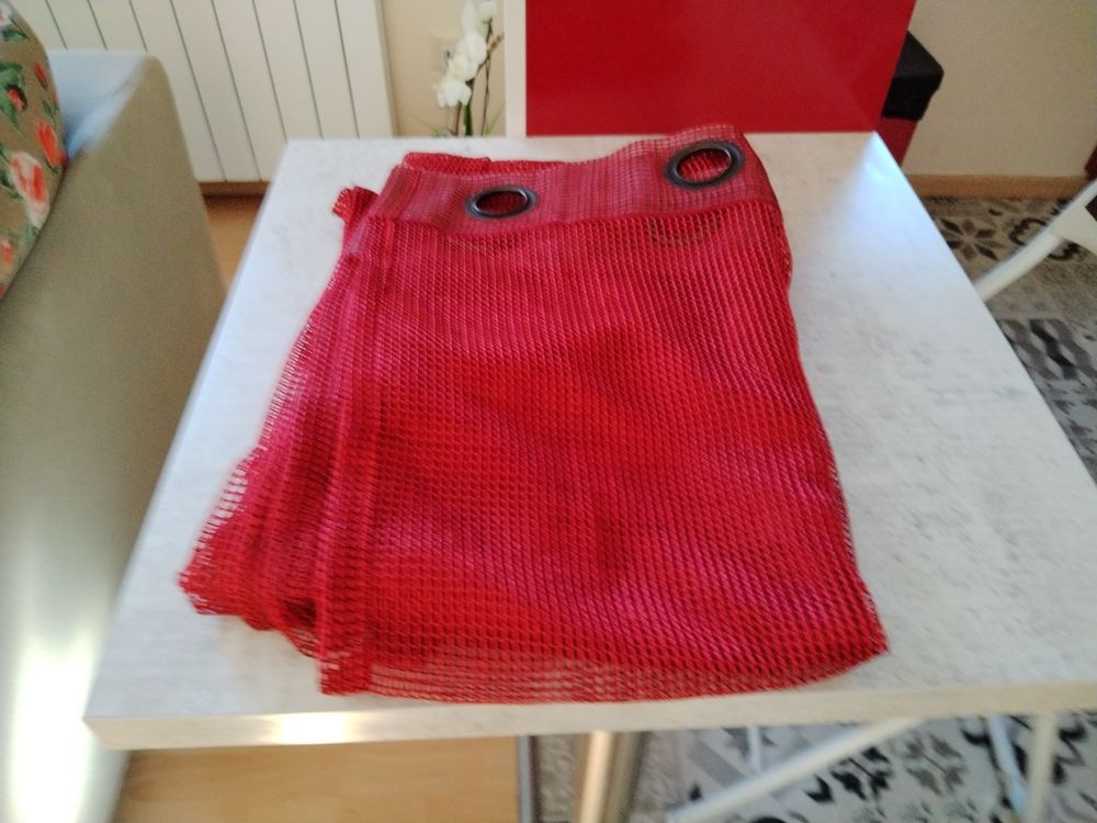 RIDEAU PRET A POSER 5 Figeac (46)