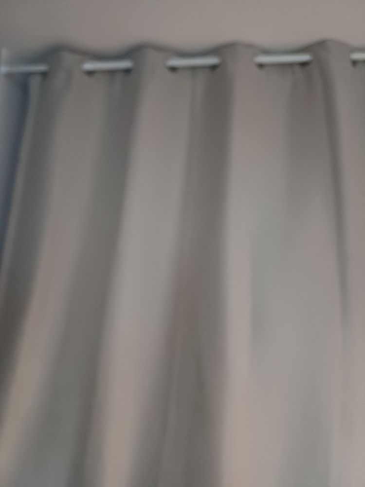 RIDEAU ET TRINGLE EXTENSIBLE 20 Bourgoin-Jallieu (38)