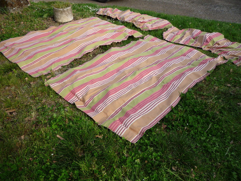 Rideaux/tenture/tissus/ray�/m�di�val
45 Castres (81)