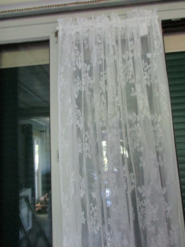 3 rideaux voilage
25 V�theuil (95)