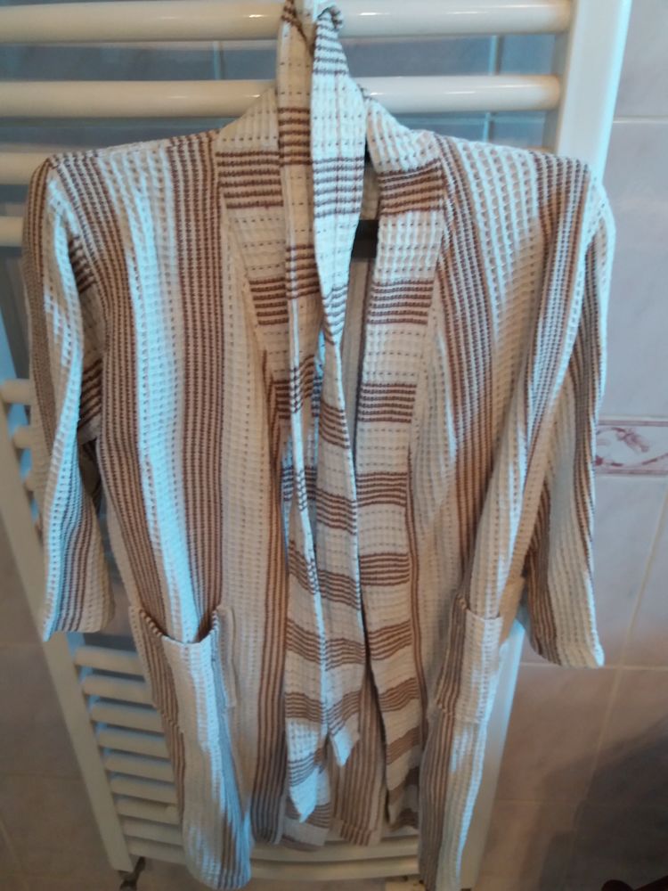 robe de bain 2 ans en �ponge rase 10 Saint-Andr�-d'Apchon (42)