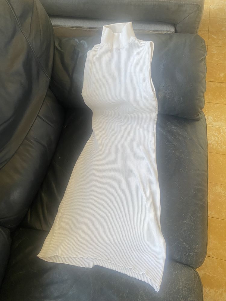 Robe blanche longue sans manche 5 Hem (59)