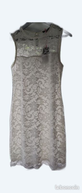 Robe blanche MELROSE 49 Saint-Denis (97)