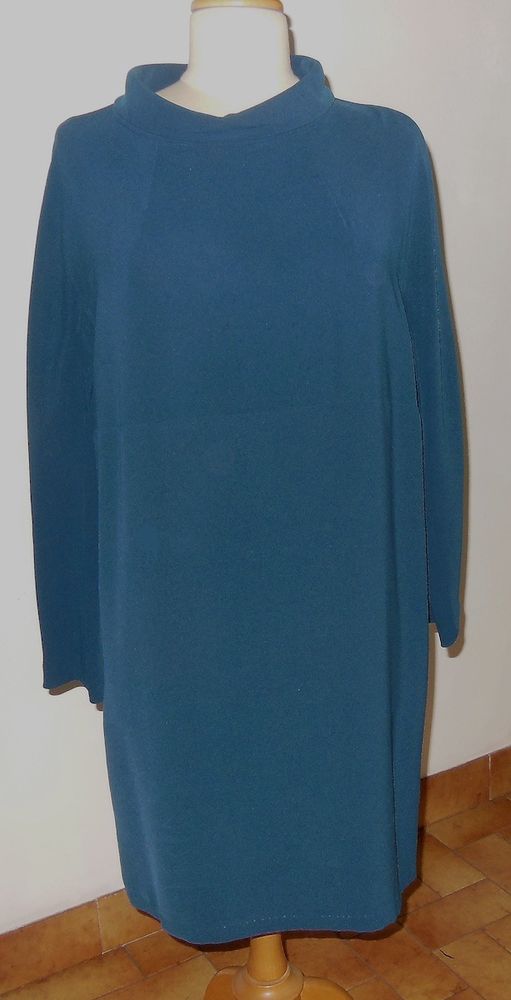 Robe bleu manches longues TARA JARMON 80 Ivry-sur-Seine (94)