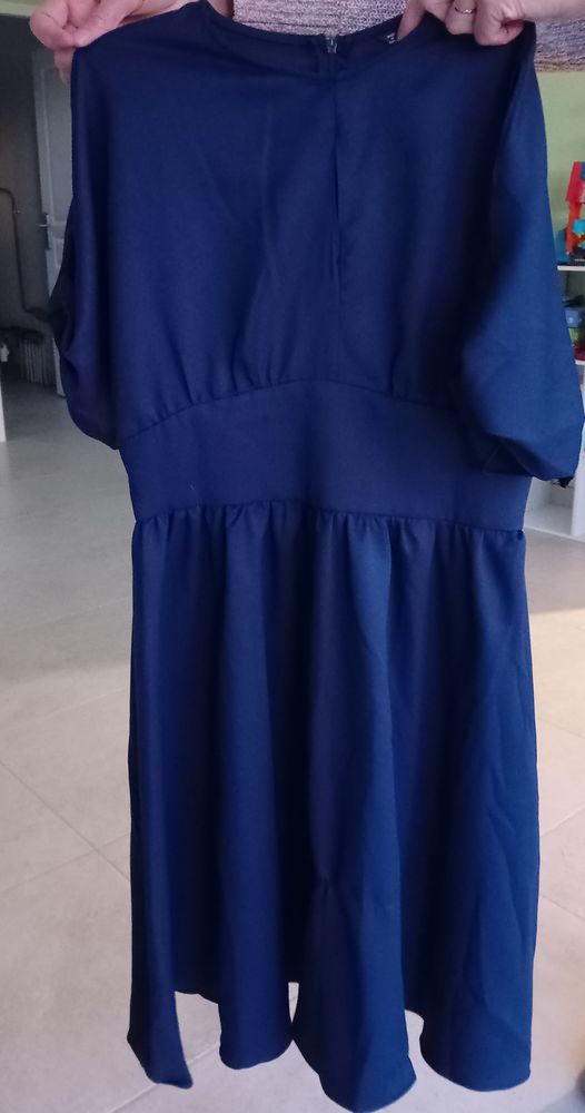Robe Bleu Marine T.38/M 8 Saint-Dizier (52)