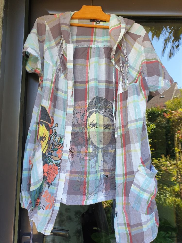 Robe � capuche, boutonn�e, bleu, blanche, rouge 8 Mouxy (73)