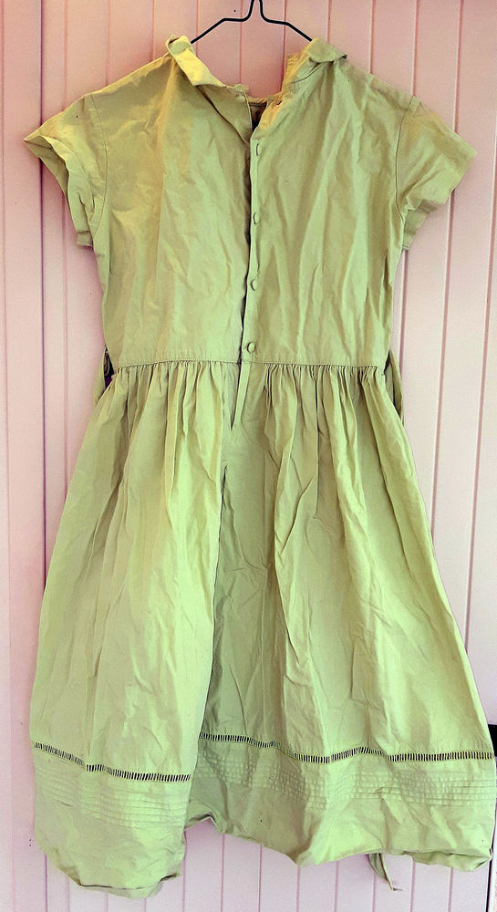 Robe c�r�monie  '' � l'heure Anglaise ''
8 Saint-Mathieu (87)