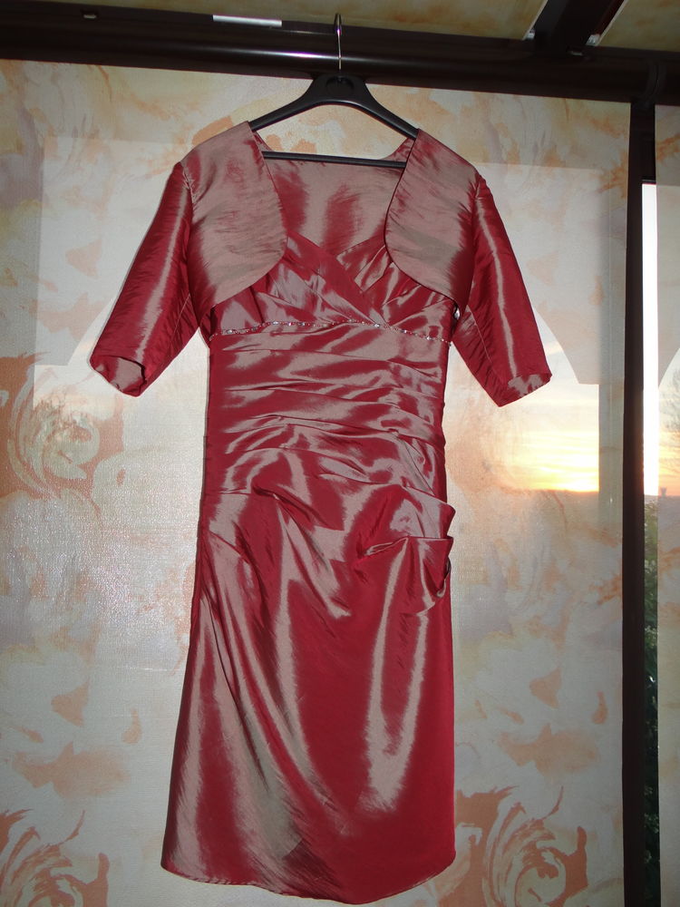 Robe de c�r�monie 0 La Mothe-Achard (85)