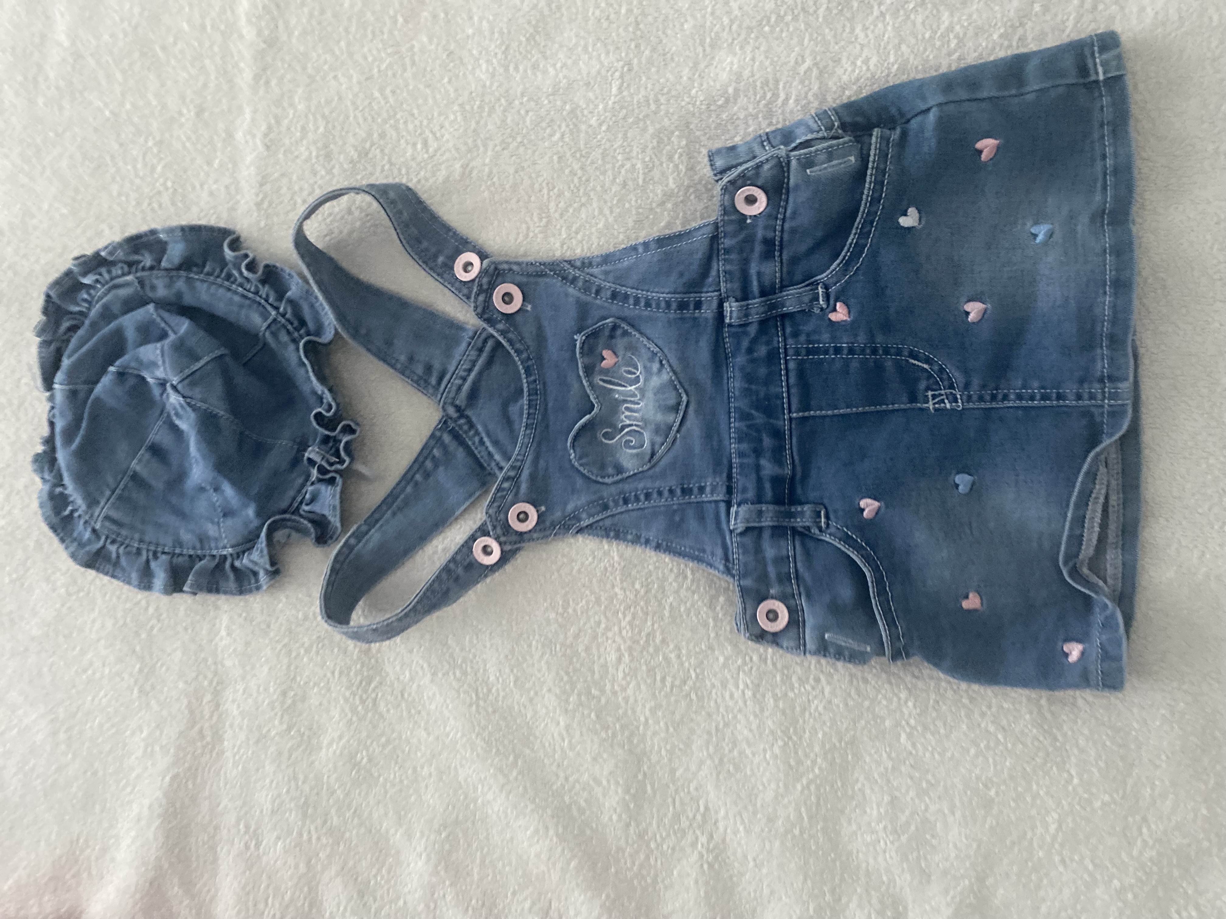 Robe et chapeau T12/18 mois 6 Cagnes-sur-Mer (06)