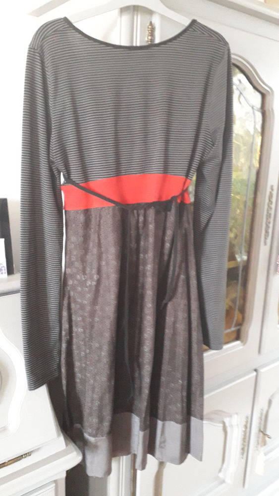 Robe cop copine 0 Le Cateau-Cambr�sis (59)