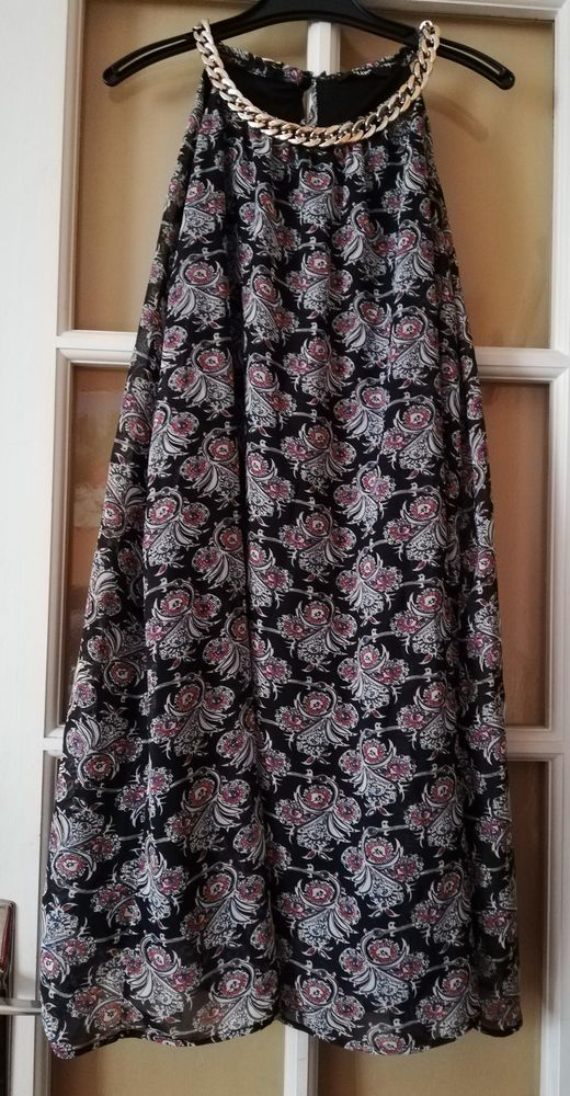 Robe courte  Mim , 100 % polyester. 17 Asni�res-sur-Seine (92)