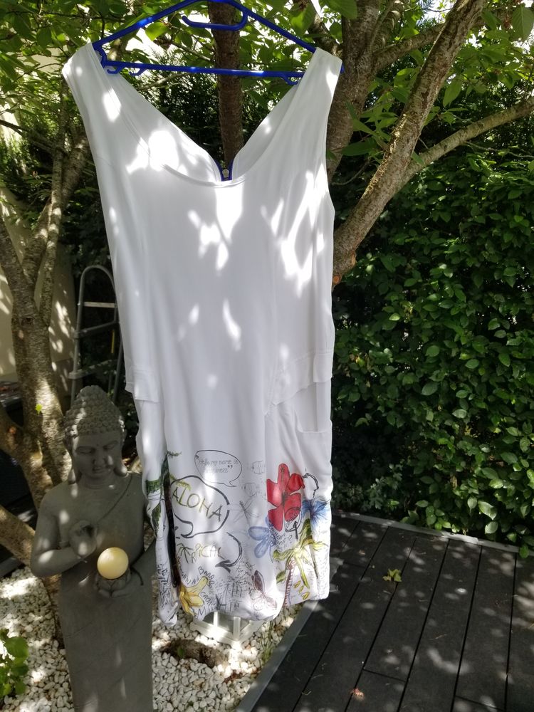 Robe desigual blanche  25 Bailly-Romainvilliers (77)
