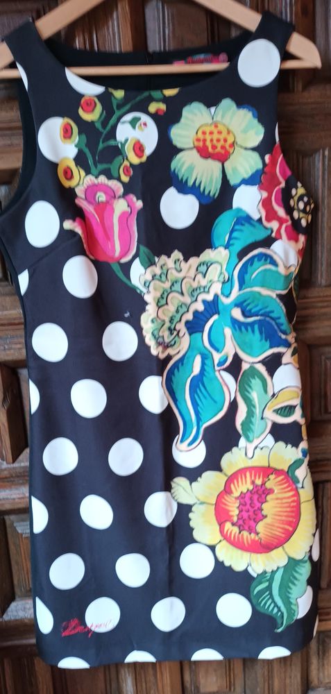 Robe Desigual jamais port�e. 0 Dun (09)