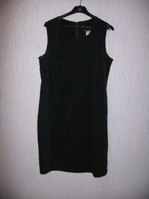 ROBE DROITE DE MARQUE NEUVE TAILLE 42/44 3 Roost-Warendin (59)