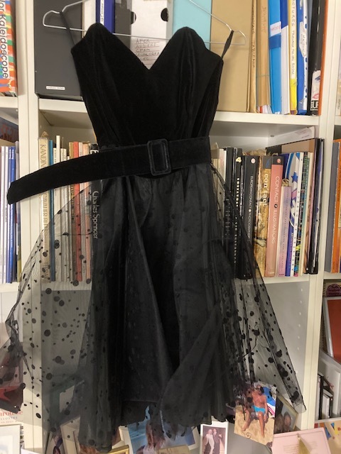 Robe �l�gante noire d�tails tulle 70 Le Cannet (06)
