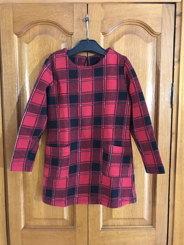 Robe enfant fille � carreaux rouge - noir    Lupi 4 Saleilles (66)