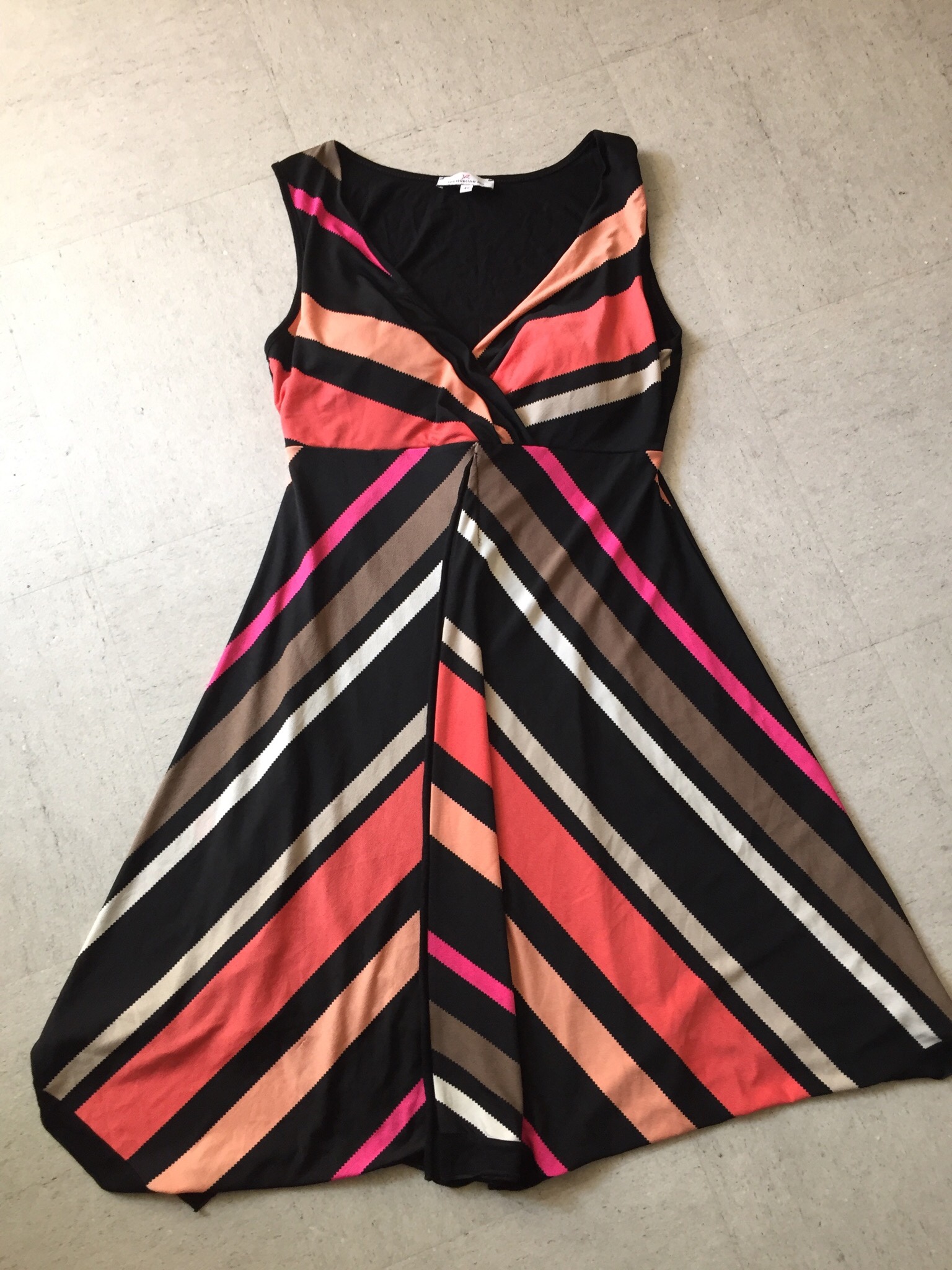 Robe �tait Jacqueline riu ! 15 Saint-Herblain (44)