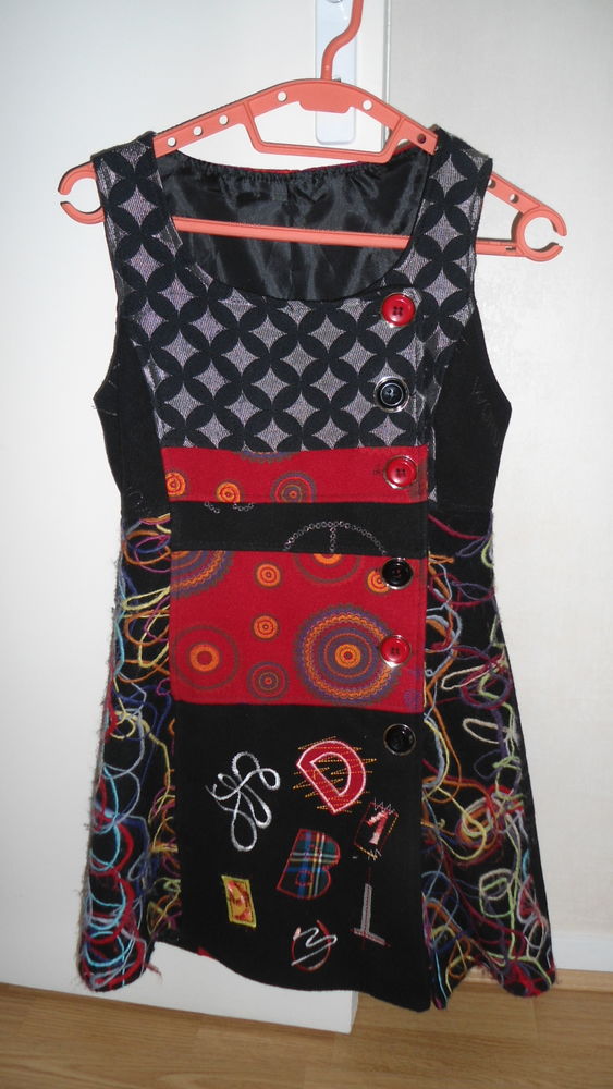 ROBE fabriqu�e en Italie
Port�e une fois 20 Chamali�res (63)