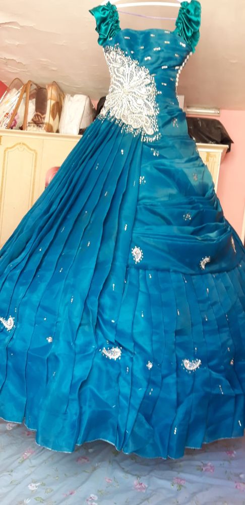 Robe de f�te 40 Saint-Denis (93)