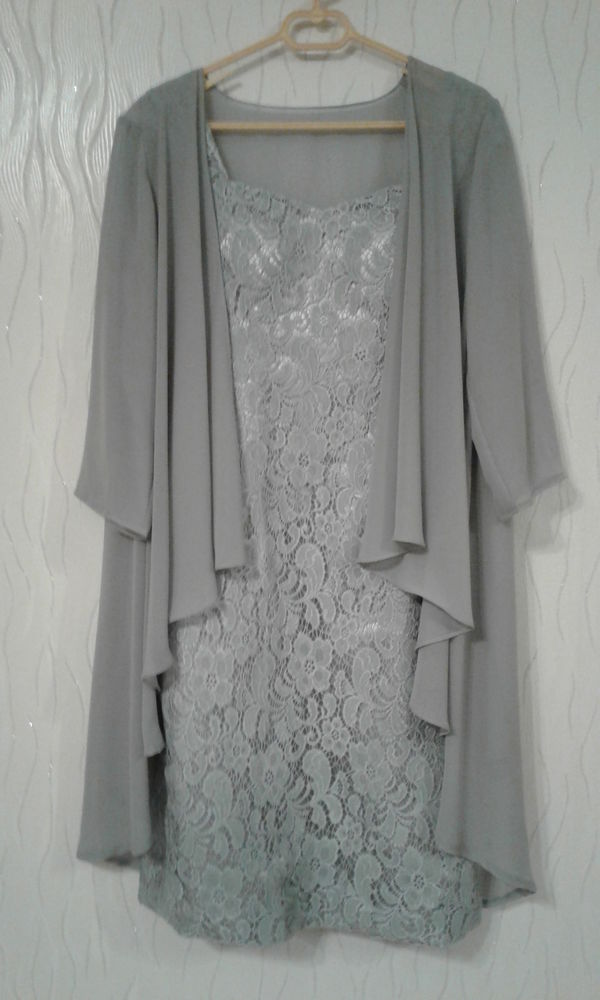 ROBE DE FETES OU DE CEREMONIE  T.46 80 Roost-Warendin (59)