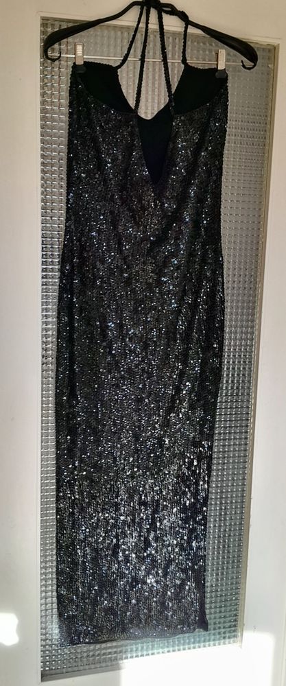 Robe de f�tes paillettes noires 20 L�zignan-Corbi�res (11)