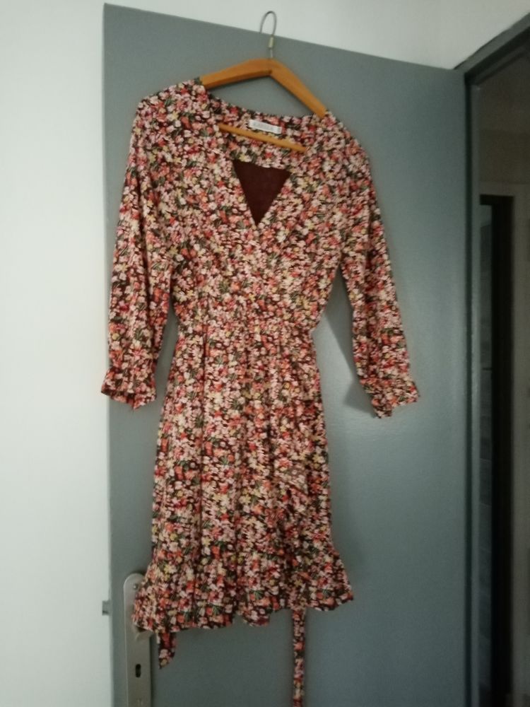 robe a fleurs 20 Toulon (83)