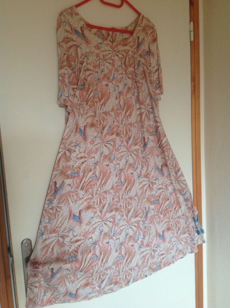 ROBE GRANDE TAILLE MOTIF PALMIERS CHASSEURS Envoi Possible
15 Tr�gunc (29)